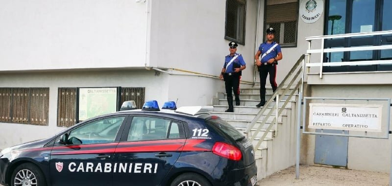 Trovata con la gola tagliata: &egrave; un suicidio