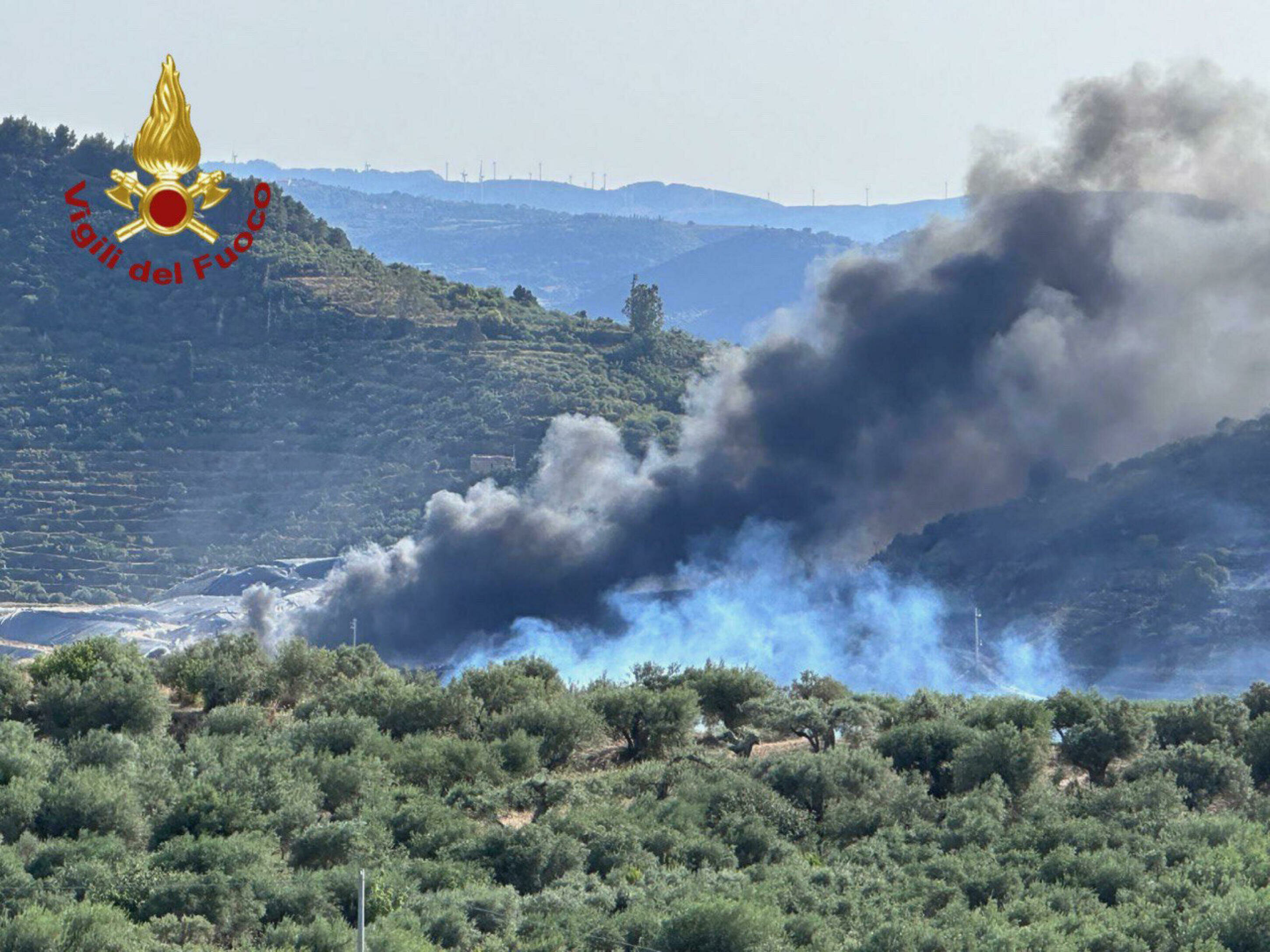 Maxi rogo in discarica nel Messinese