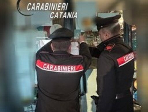 Un caff&egrave; con truffatori e usurai: chiuso il bar etneo