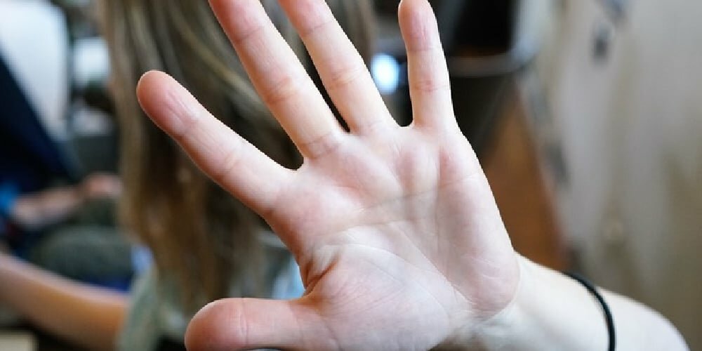 Abusi su minore, chiesto rinvio a giudizio per catechista di Gela