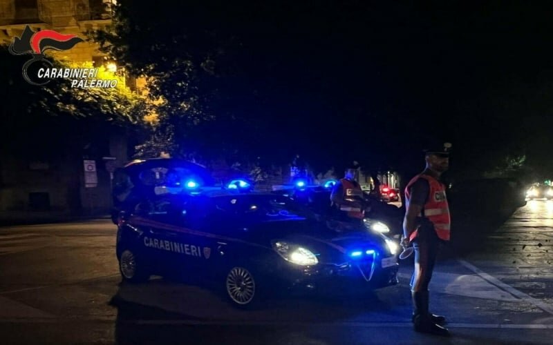 Spari contro 4 persone in macchina, arrestato