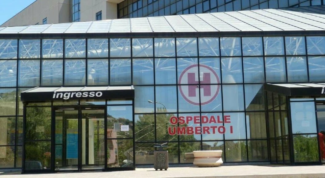 No a pizza in ospedale: a Enna botte al medico