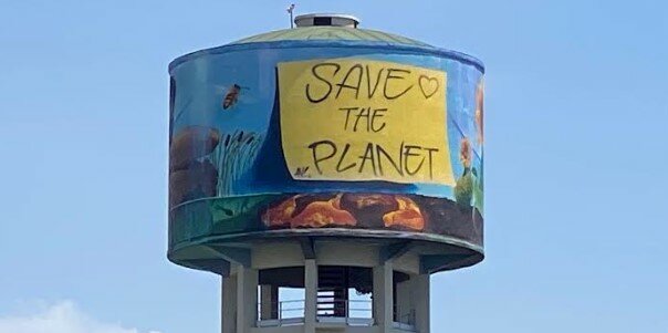 E' pronto (e pitturato) il fungo di via Santa Sofia