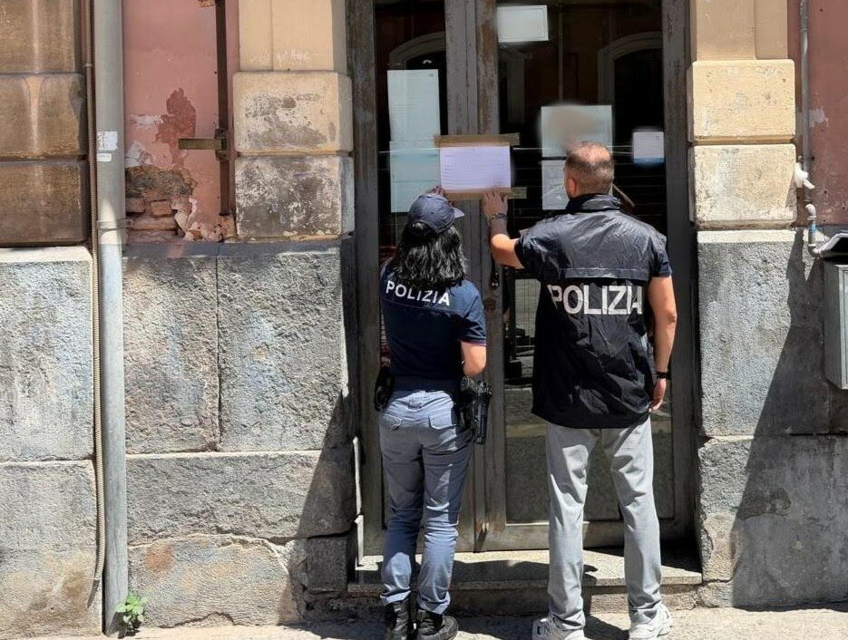 Alcol ai ragazzini, chiuso il locale al centro di Catania