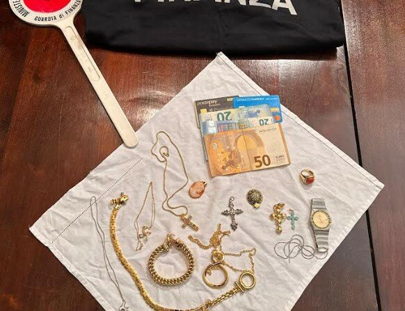 Il catanese s'inventa una variante: falso finanziere Il catanese s'inventa una variante: falso finanziere
