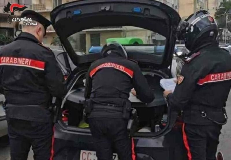 Ubriaco guida in via Etnea e non vede i carabinieri Ubriaco guida in via Etnea e non vede i carabinieri