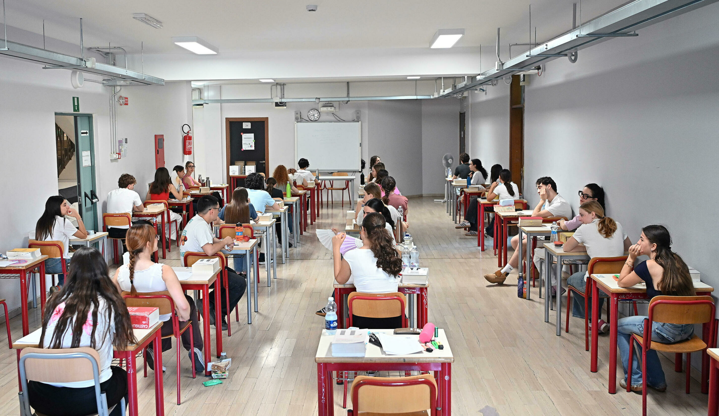 Gruppo social per superare la maturità: messinese denunciata Gruppo social per superare la maturità: messinese denunciata