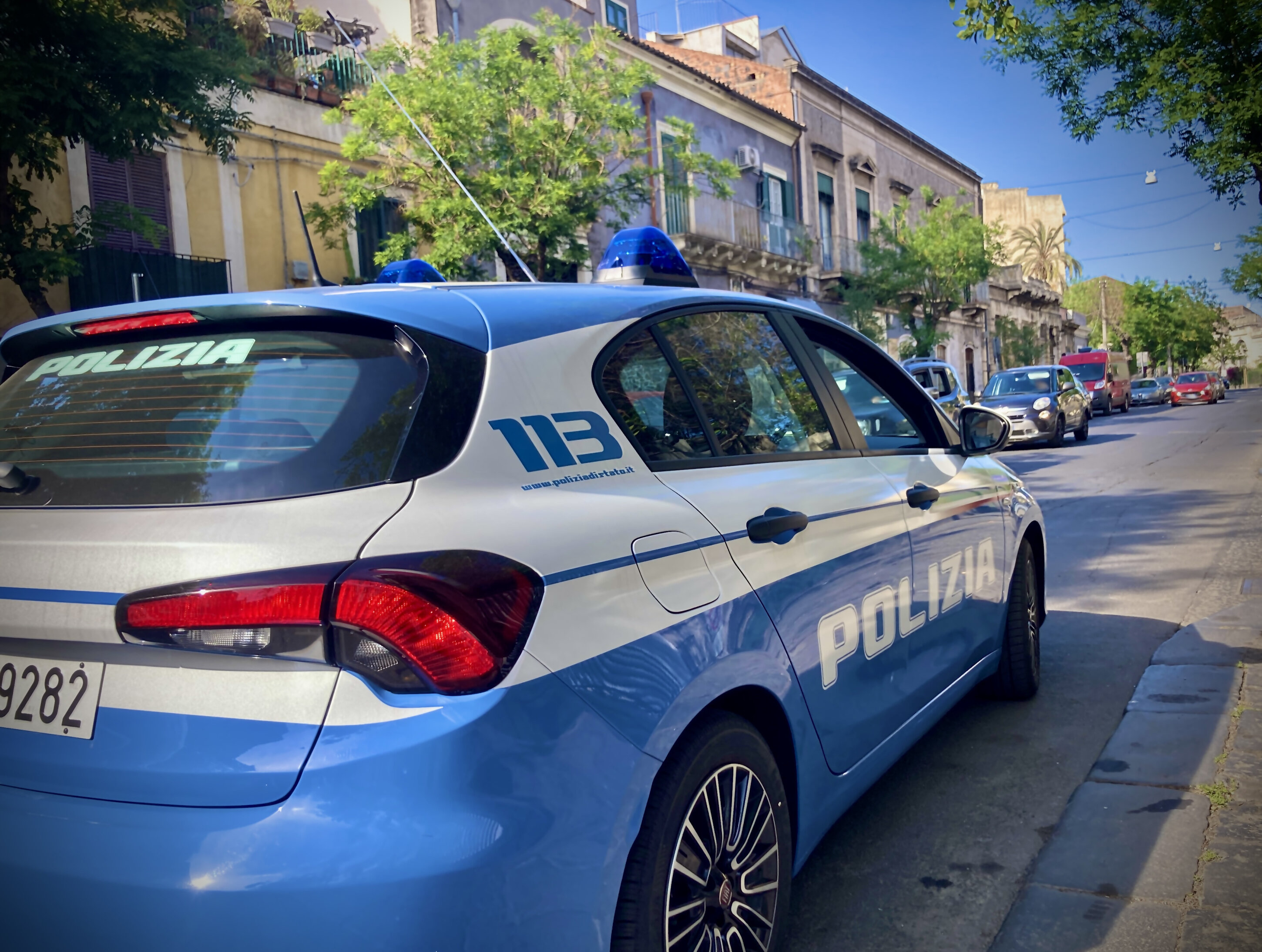 Minacciato di morte dall'ex della compagna, si chiude in casa