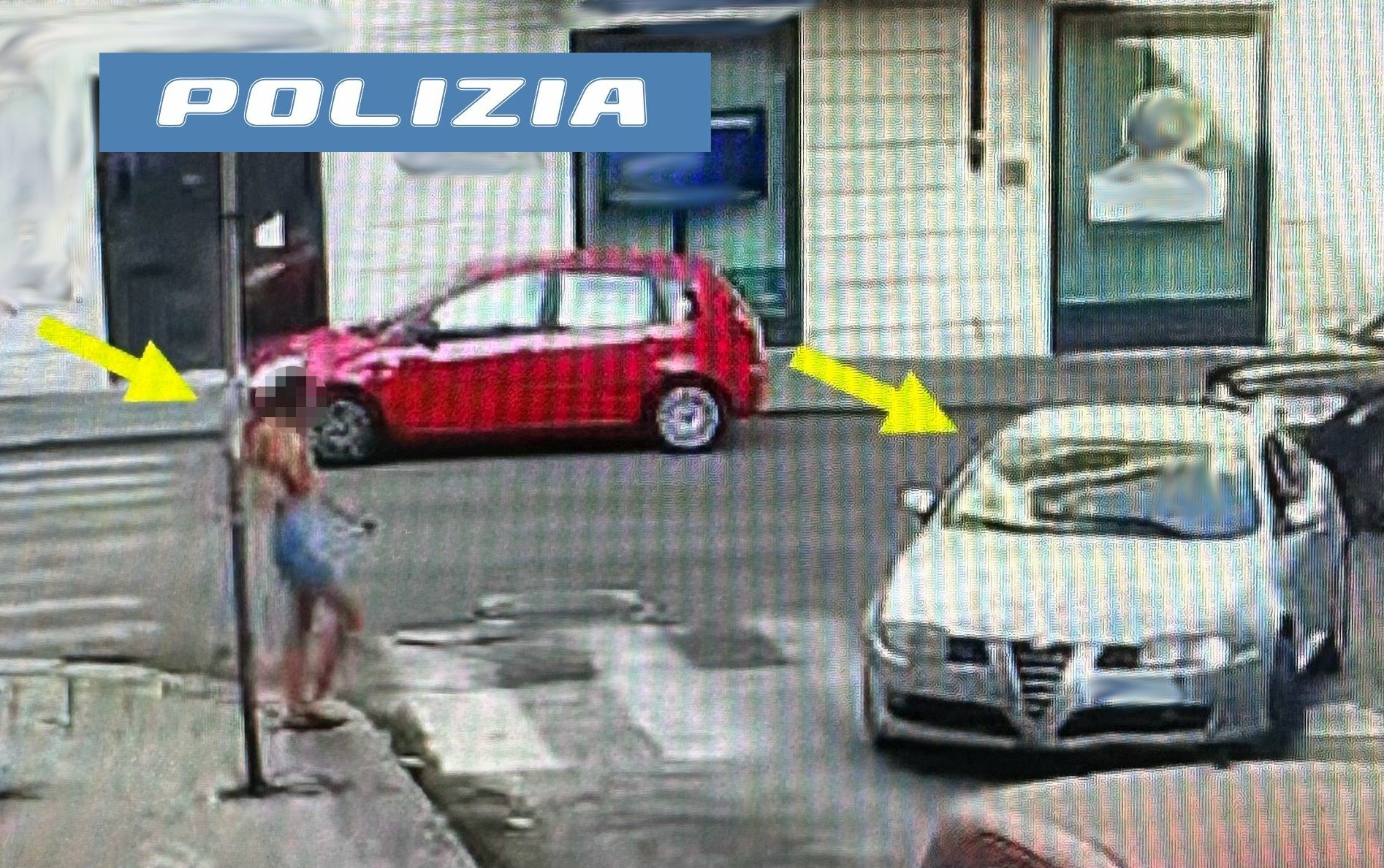 Si denuda in via Etnea: aveva precedenti 'penali'