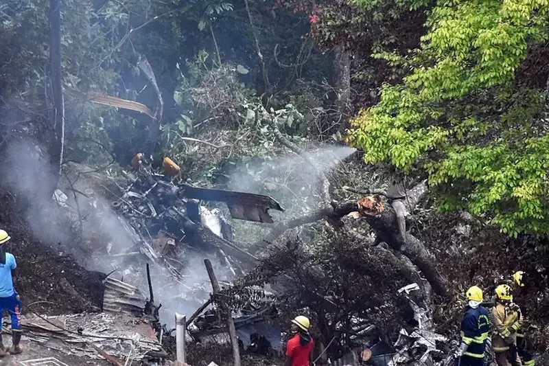 Aereo per Londra precipita dopo il decollo