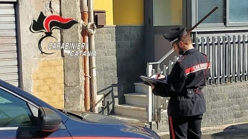 Beccati a forzare casa a San Cristoforo: arrestati