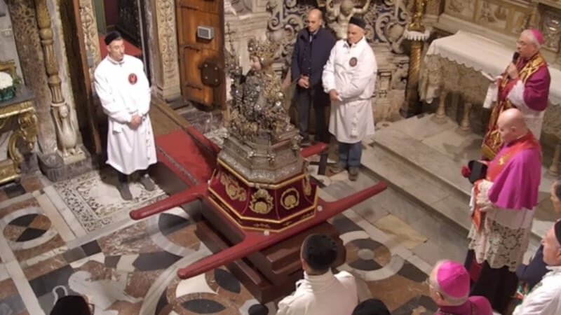 Sant'Agata esce dalla sua 'cameretta'