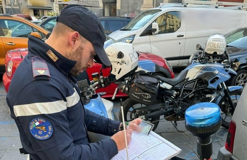 Invasione di parcheggiatori abusivi: beccati altri 10