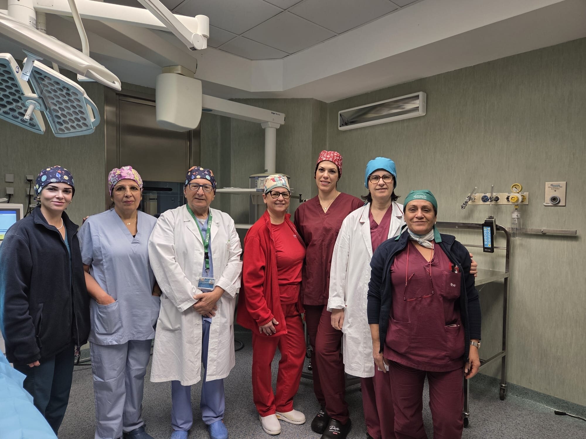 maurizio-cacciatore-con-la-sua-equipe.jpeg maurizio-cacciatore-con-la-sua-equipe.jpeg