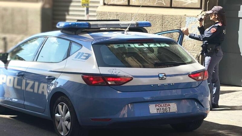 Col suv speronano volante e fuggono contromano