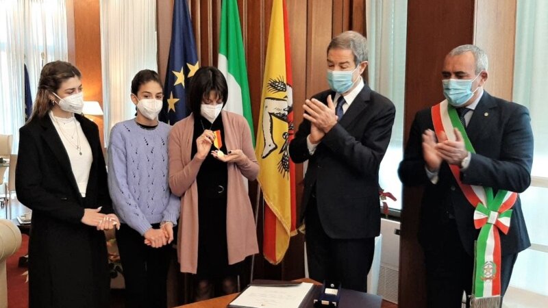 Medaglia al valore a volontario morto sull'Etna