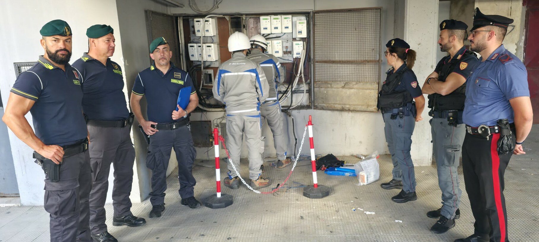 Allacci abusivi alla rete elettrica: denunciate 35 famiglie catanesi