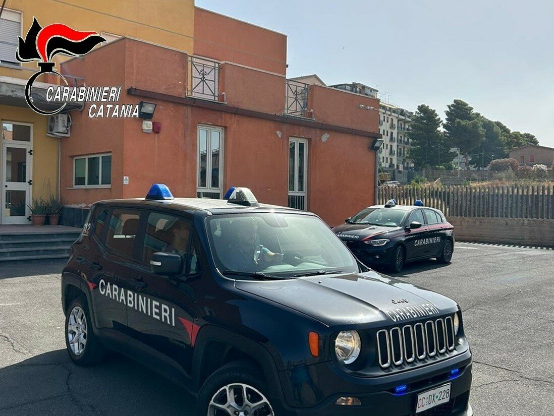 Adrano: chiede 7.000 euro per restituire auto rubata, un arresto