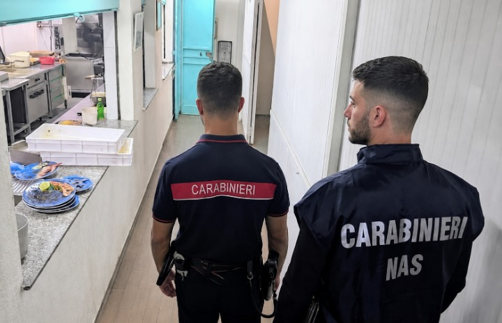 Valverde: sporcizia e irregolarit&agrave; in un ristorante