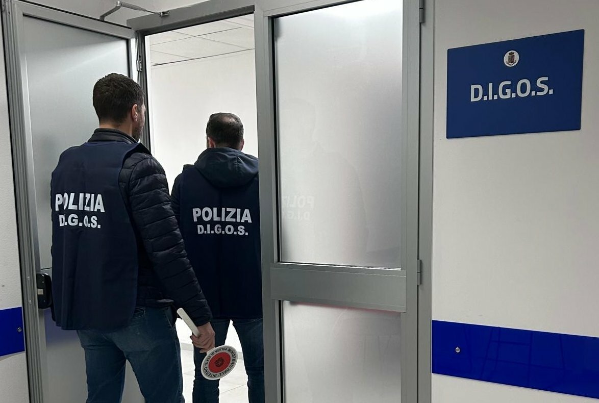 Rissa tra ultras catanesi in un locale di piazza Europa: 3 denunce