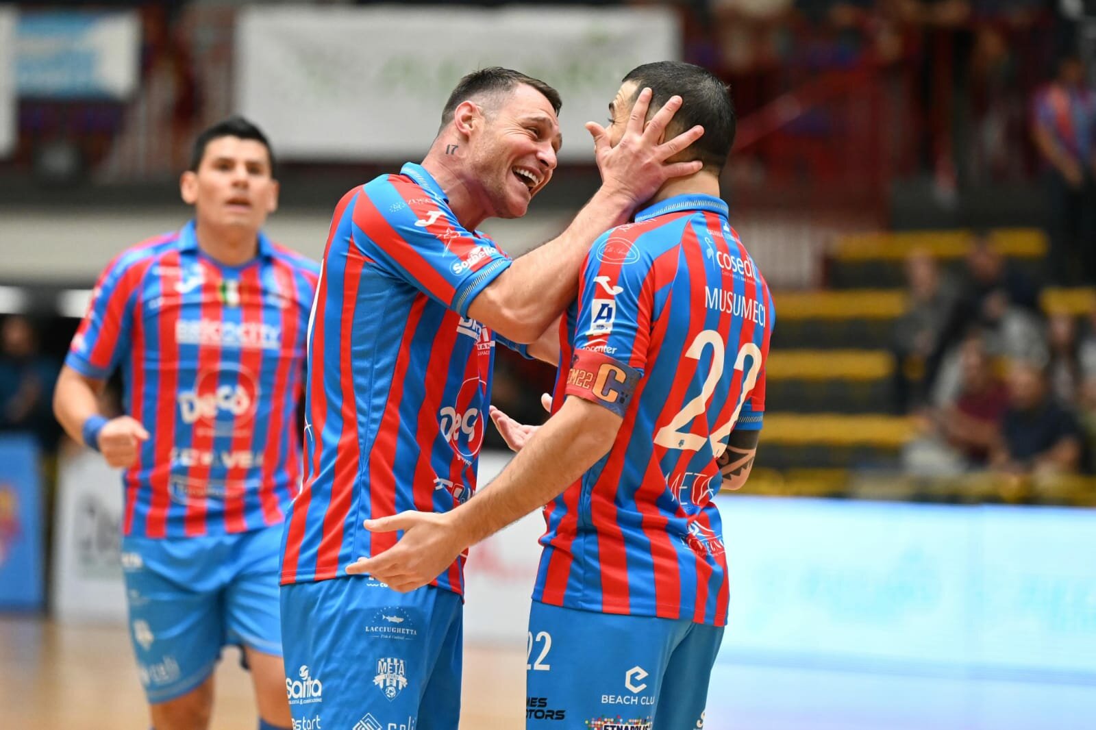 Meta, pari in rimonta