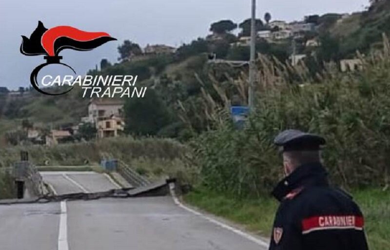 Il ponte cede