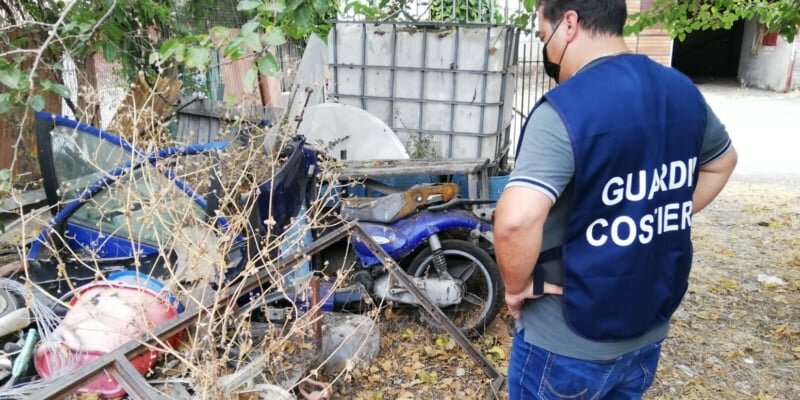 Catania, discarica abusiva in centro