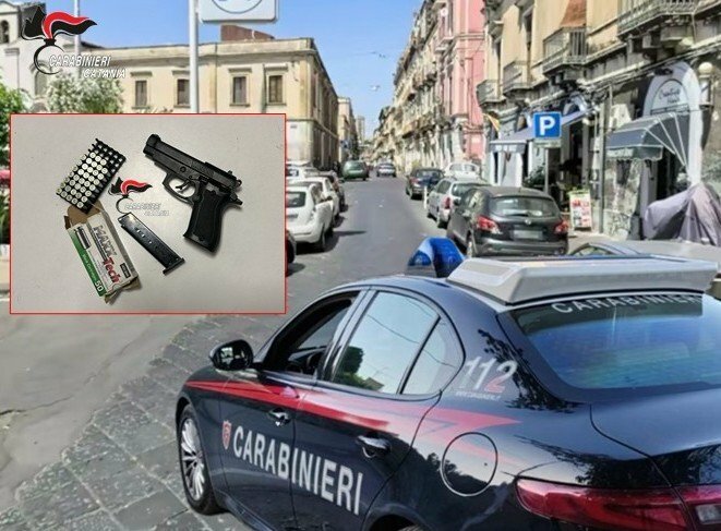 Catanese esagitato in via Umberto con la pistola