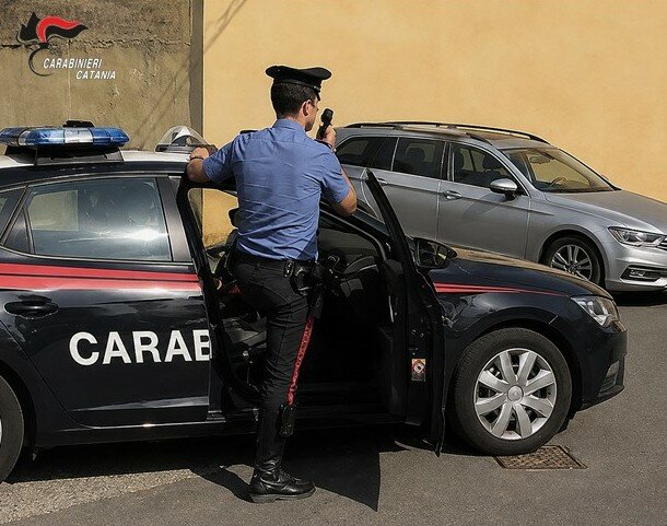 Catania: sventato furto d'auto vicino al Policlinico