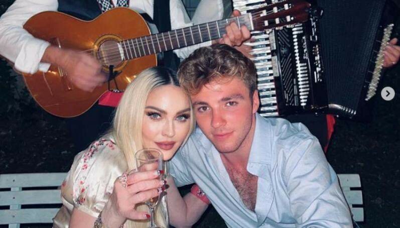 Madonna, compleanno a Marzamemi
