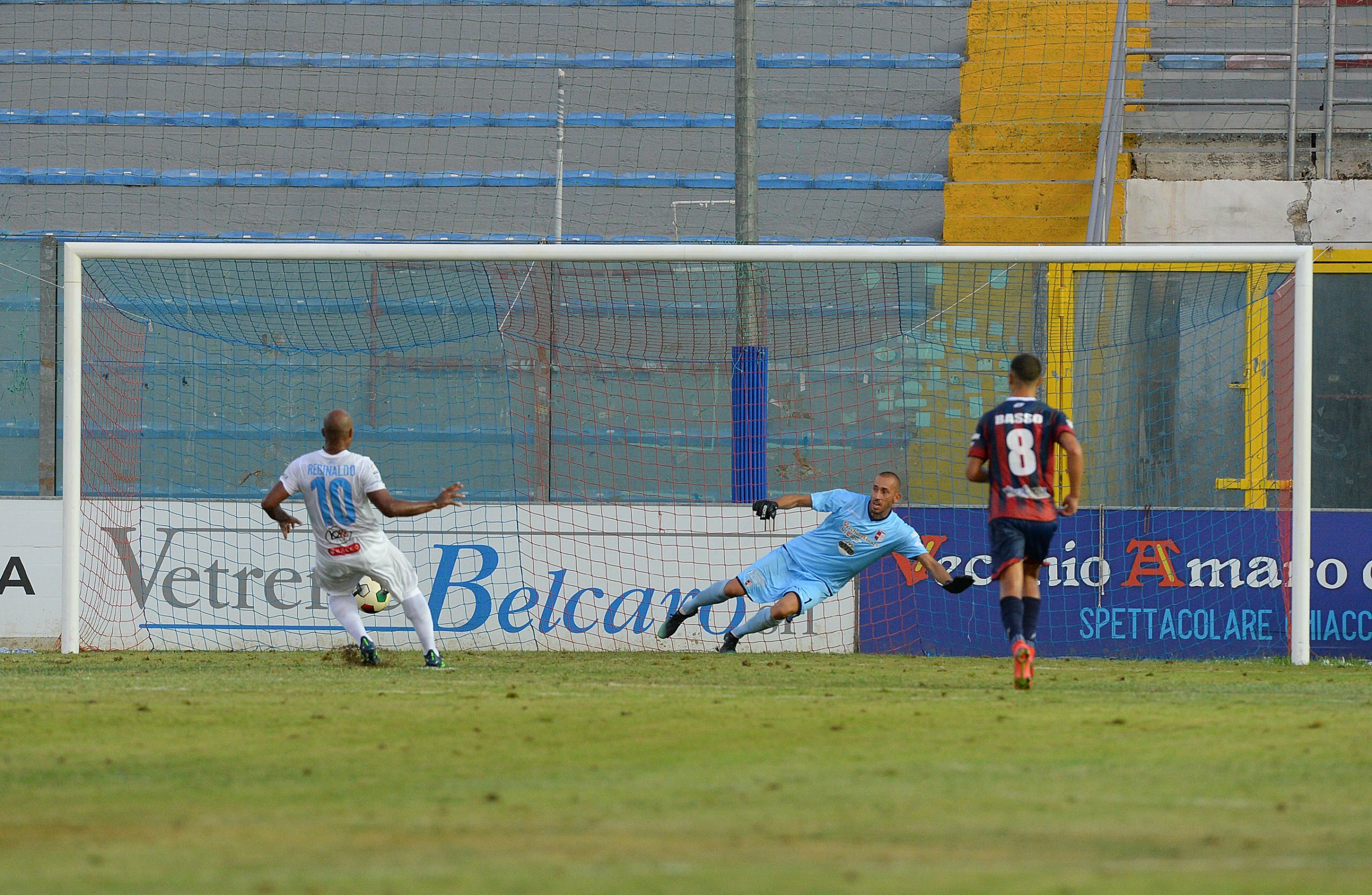 Catania avanti di rigore