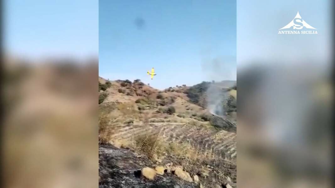 Canadair cade: lo schianto in diretta