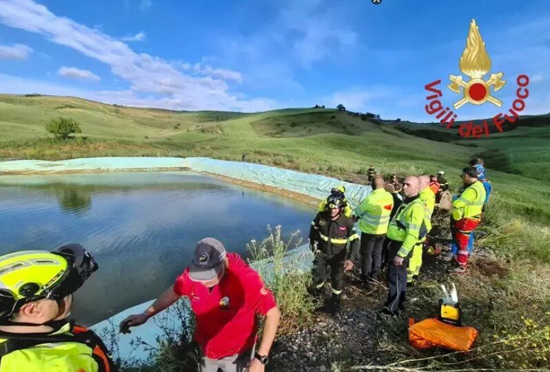 Cade nel laghetto, recuperato il cadavere