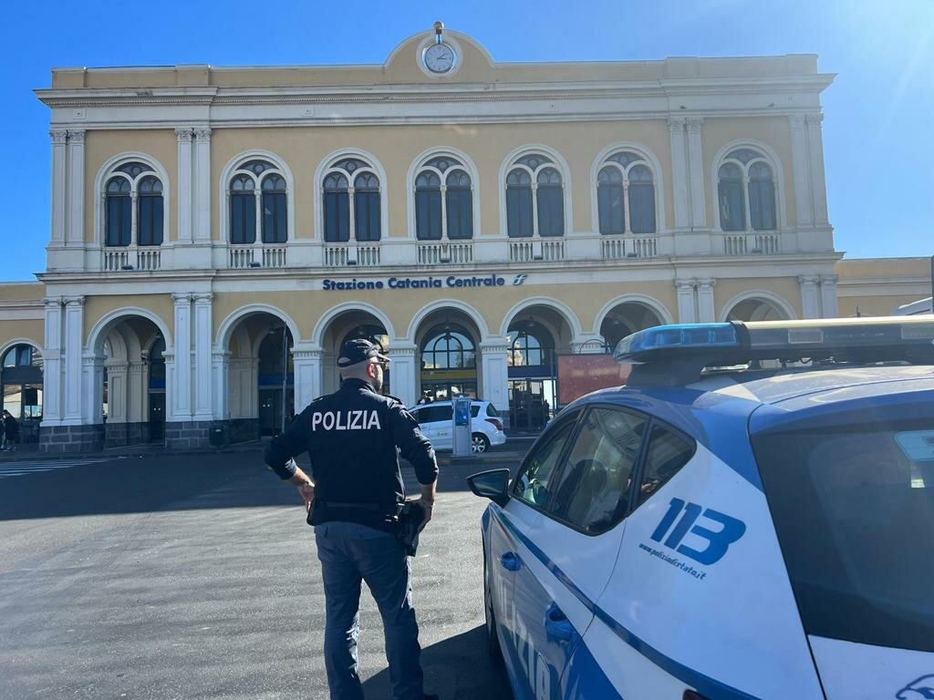 Ragazzina scappa da ospedale, trovata a Catania