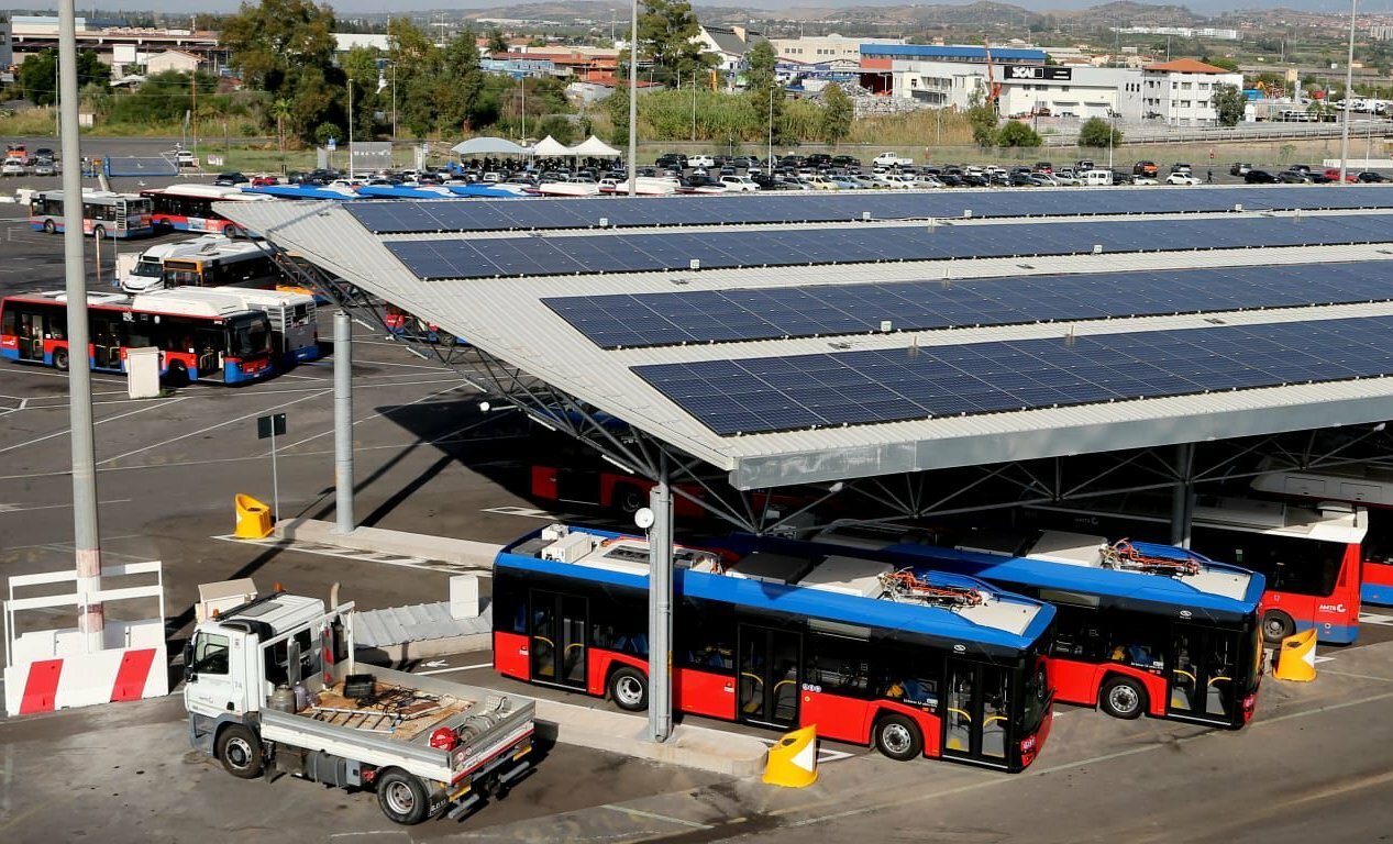 Catania, principio d'incendio nella sede Amts