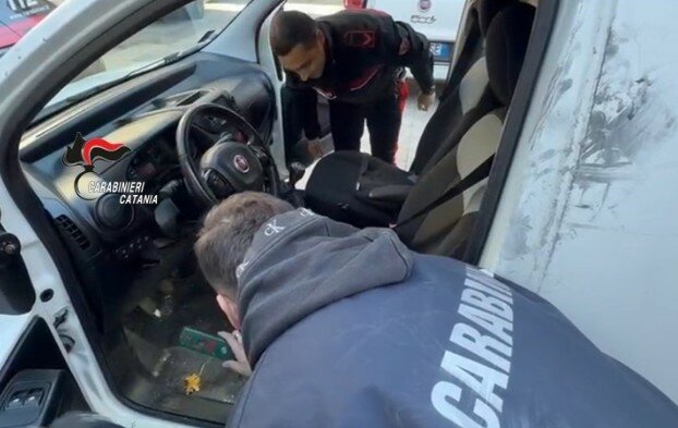 Rapina al pasticcere etneo: inseguito e preso