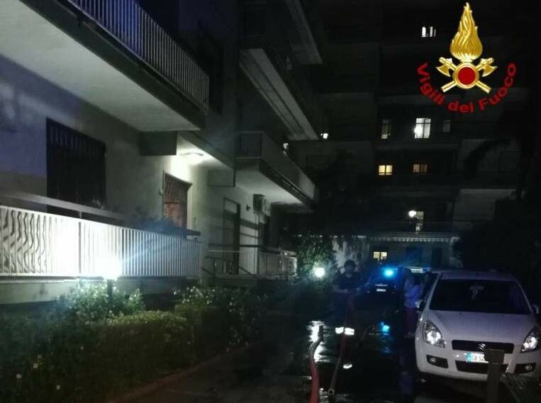 Tremestieri Etneo: rogo in casa, muore 62enne