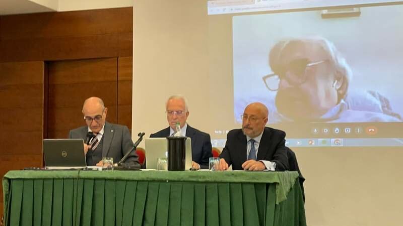 I dirigenti sanitari non conoscono il loro contratto di lavoro I dirigenti sanitari non conoscono il loro contratto di lavoro