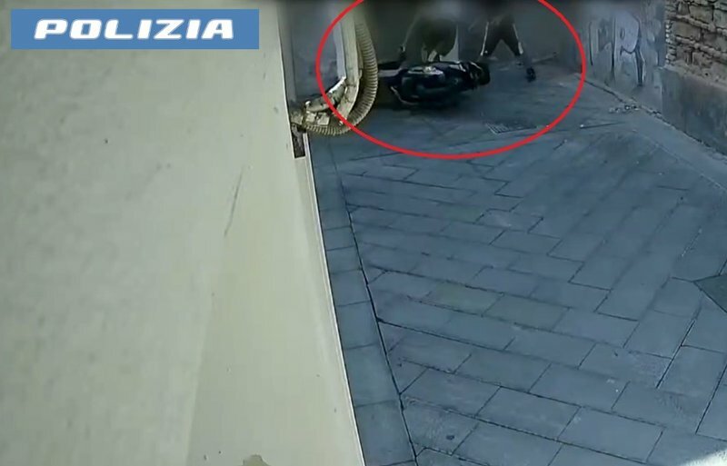 Assalto al vigilante, due arresti a Catania