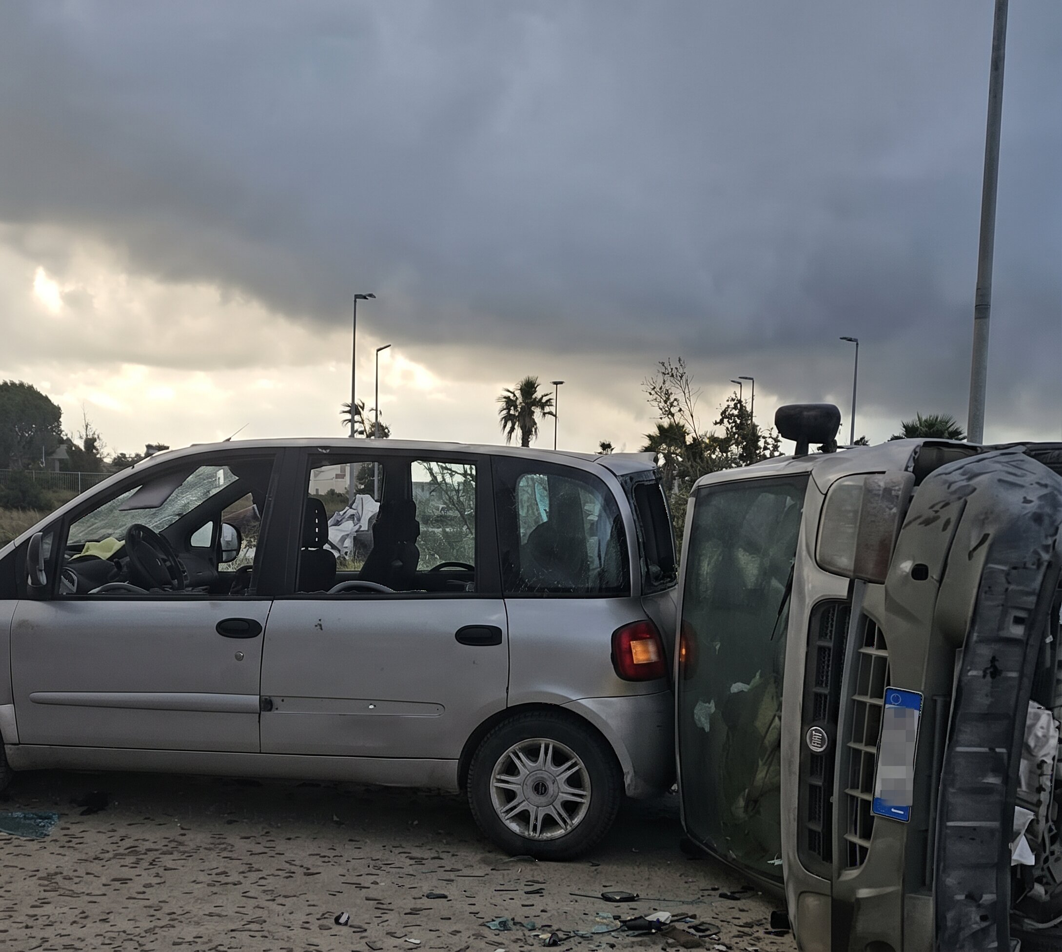 Doppia tromba marina: volano auto, recuperati due operai dispersi
