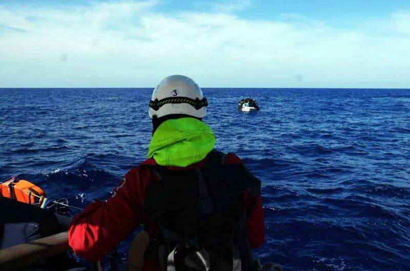 Migranti soccorsi al largo della Libia, ci sono 3 morti