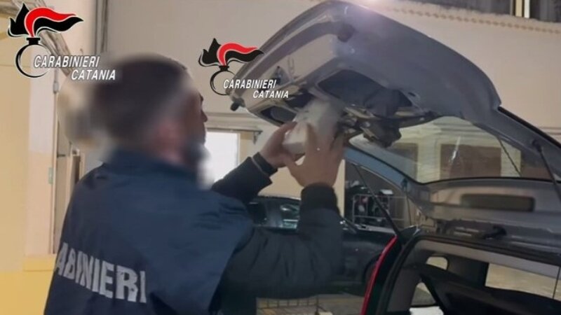 Droga per 300.000 euro: presi a Catania