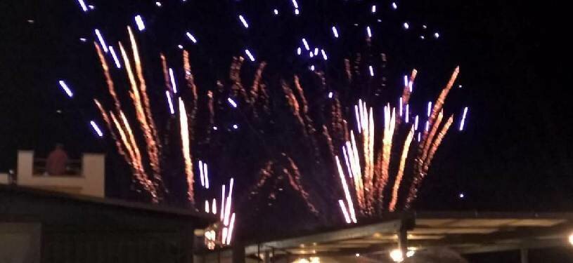 Fuochi d'artificio per commemorare un defunto
