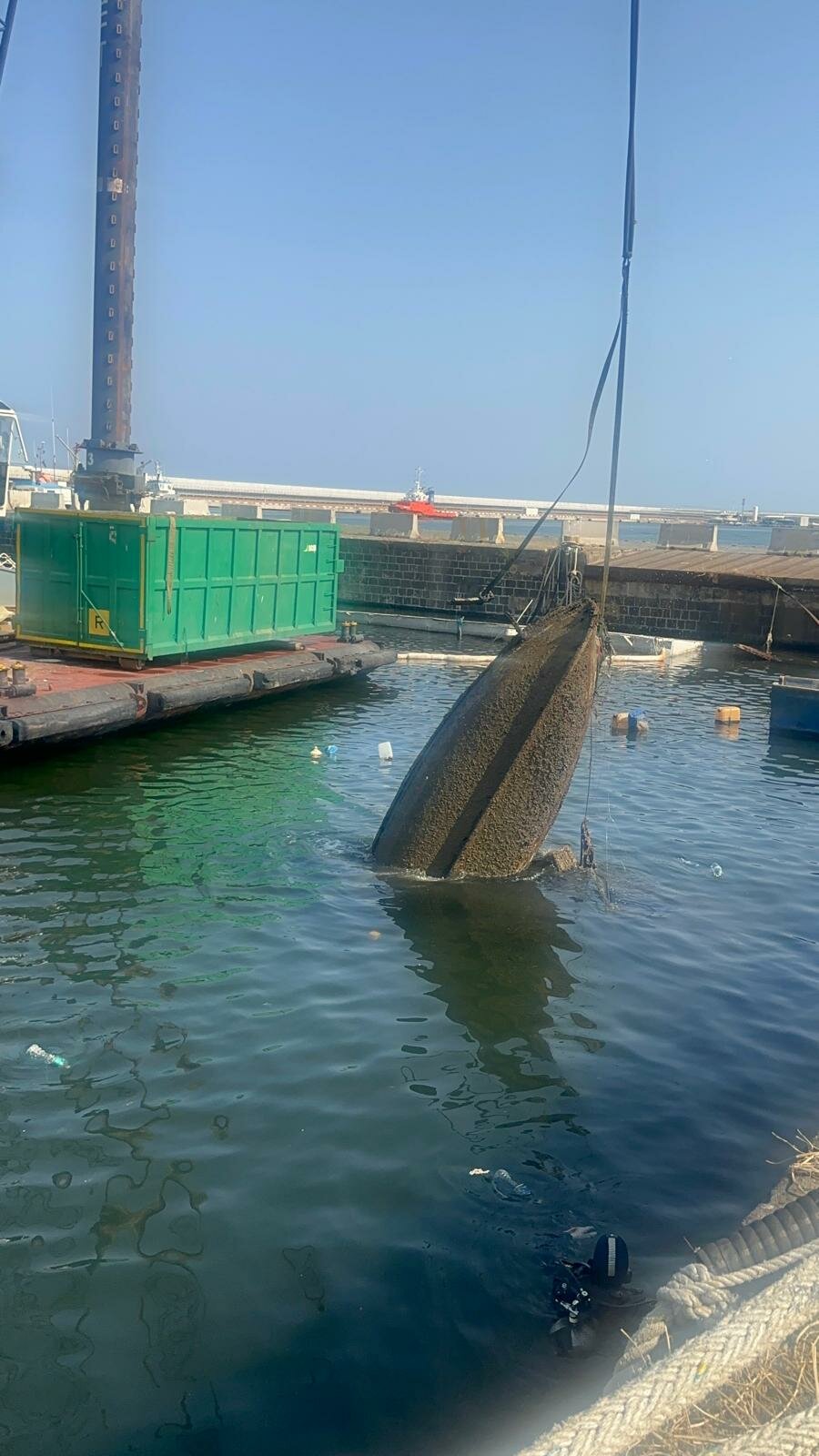 rimozione-relitti-nel-porto-di-Catania.jpeg