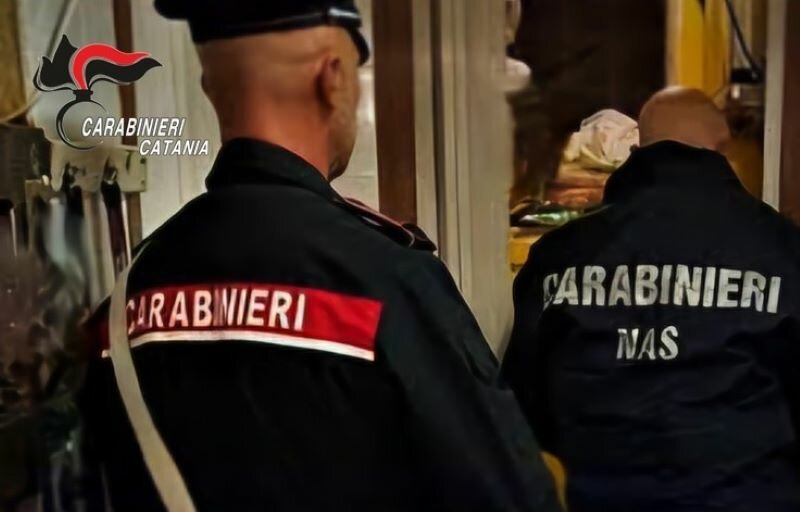 Scarsa pulizia nei 2 bar di corso Italia
