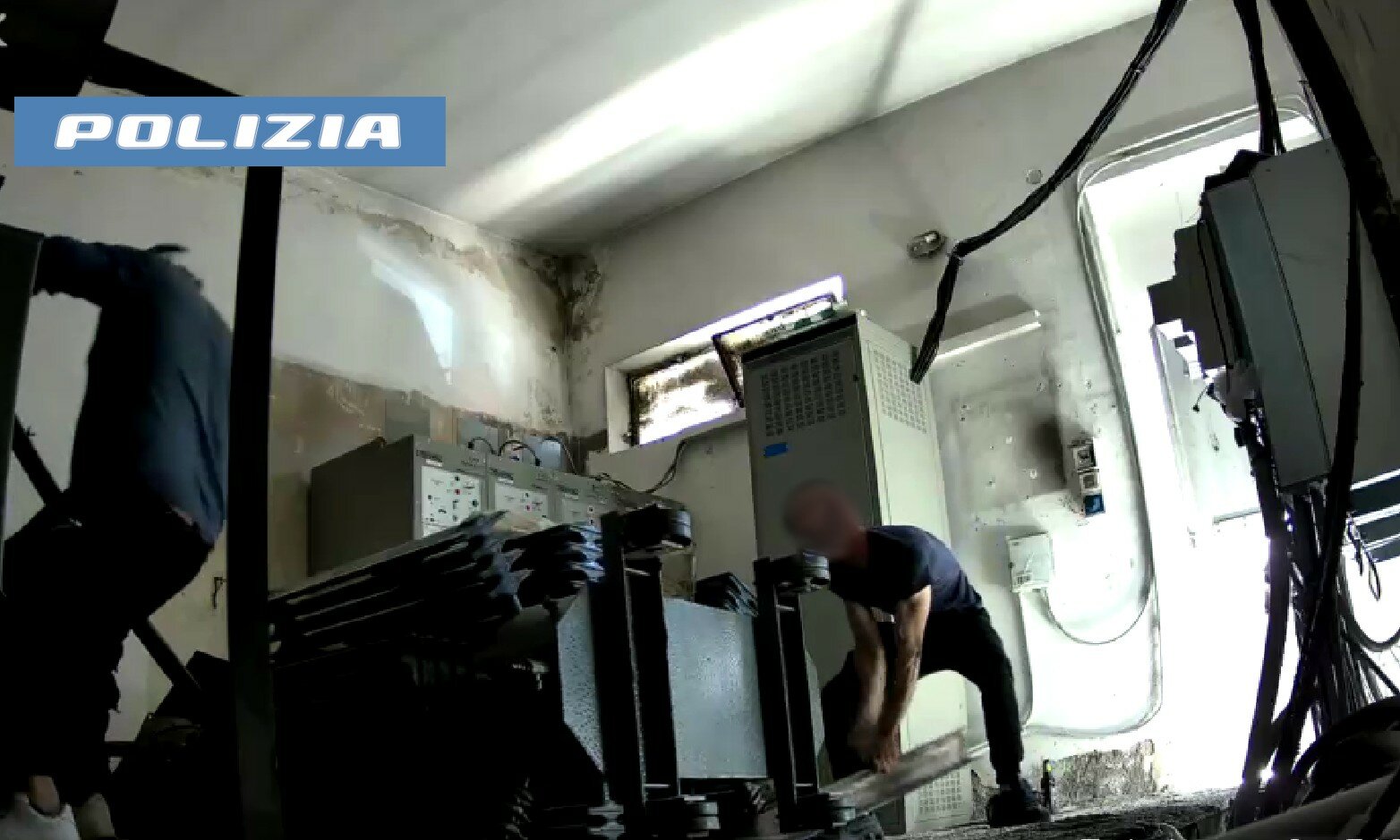 I due ladri catanesi tentano il colpo, ma arriva la polizia