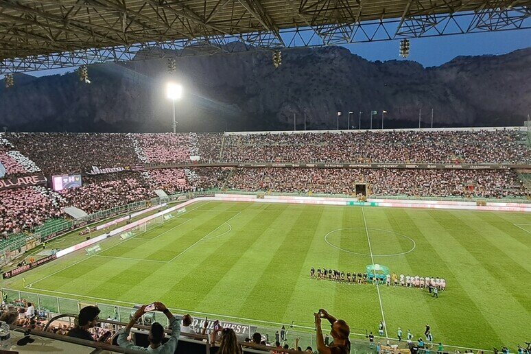 Invasione di campo al Barbera: daspo di 10 anni Invasione di campo al Barbera: daspo di 10 anni