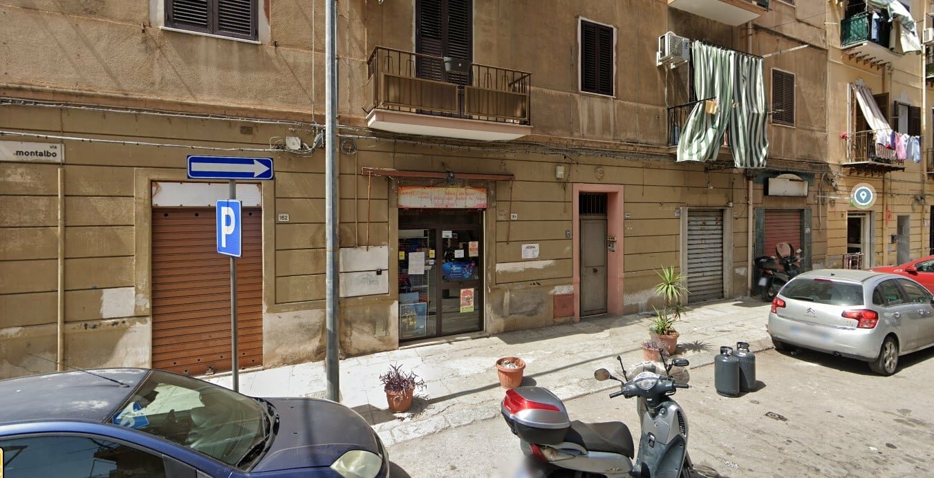 Stupro di gruppo, aggredita la troupe tv