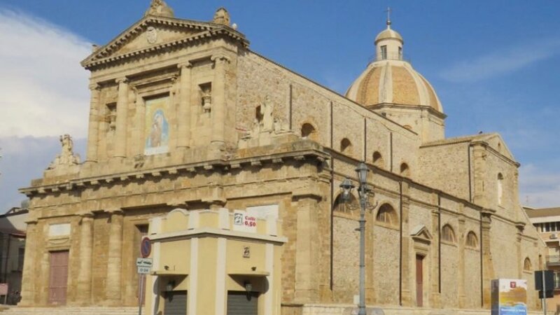 Atti sessuali con 12enne: a giudizio catechista di Gela