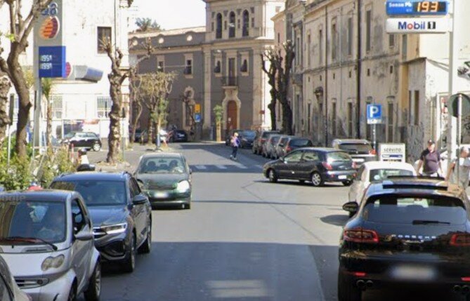 Spari contro un panificio di via Plebiscito